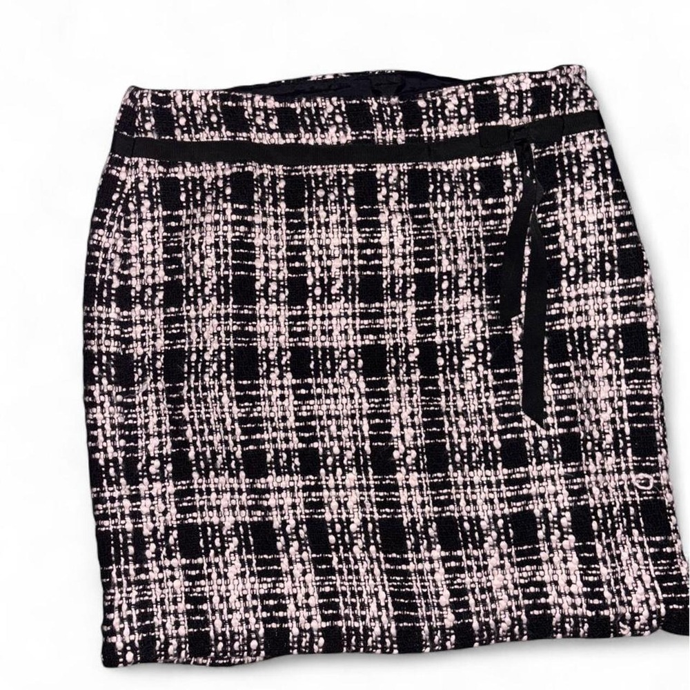Ann Taylor LOFT Bouclé Plaid Mini Skirt Size 10 Black Blush Pink Preppy Tweed